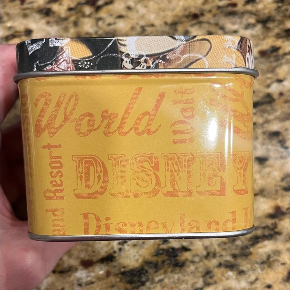 Vintage Disney Mickey Mouse Watch - Picture 9 of 10